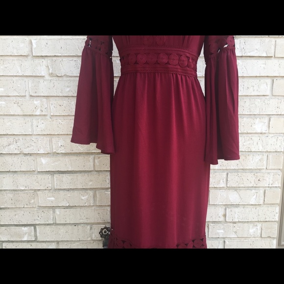 Romeo and Juliet Couture Maxi Dress - Picture 4 of 8